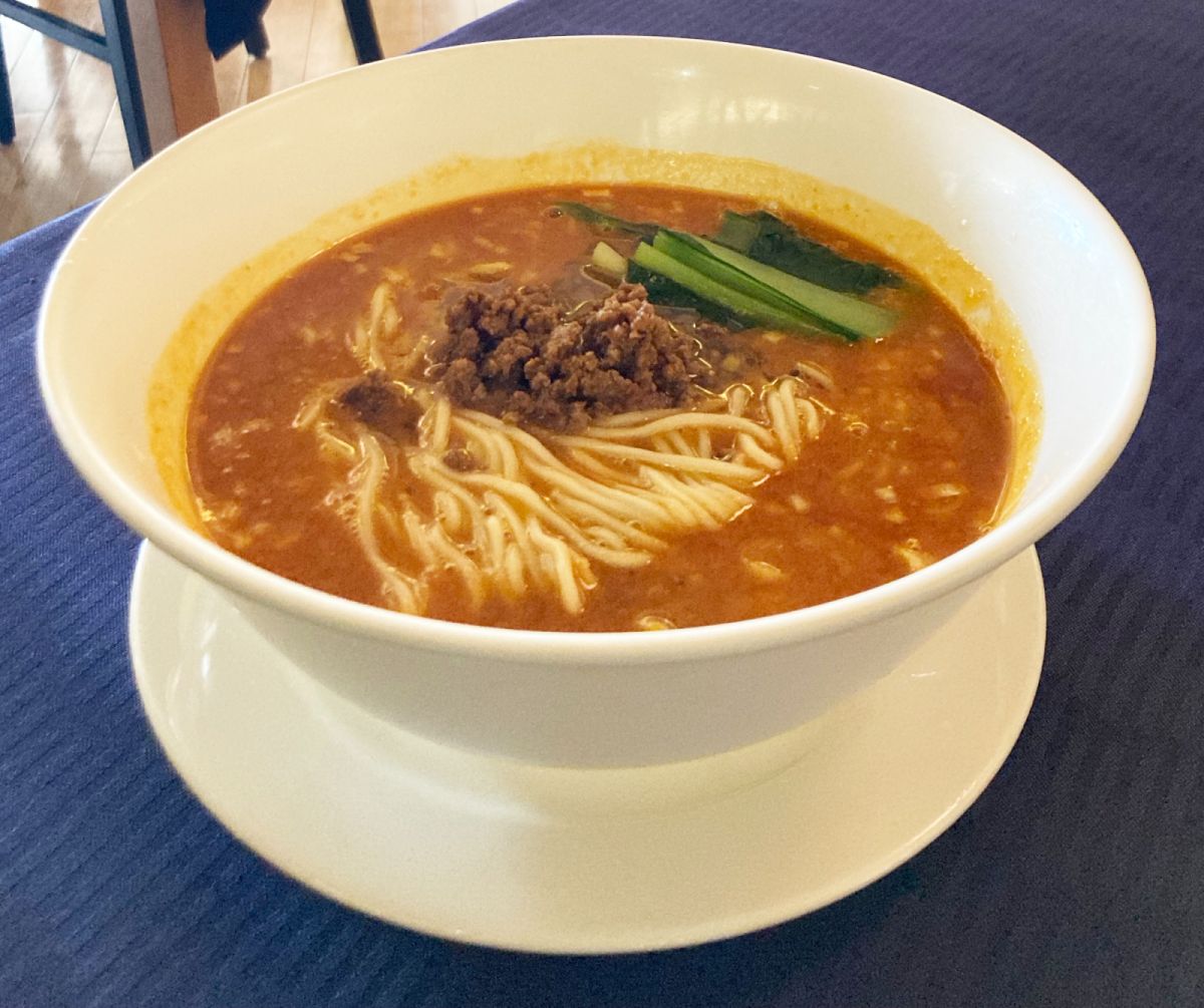 四川飯店的擔擔麵