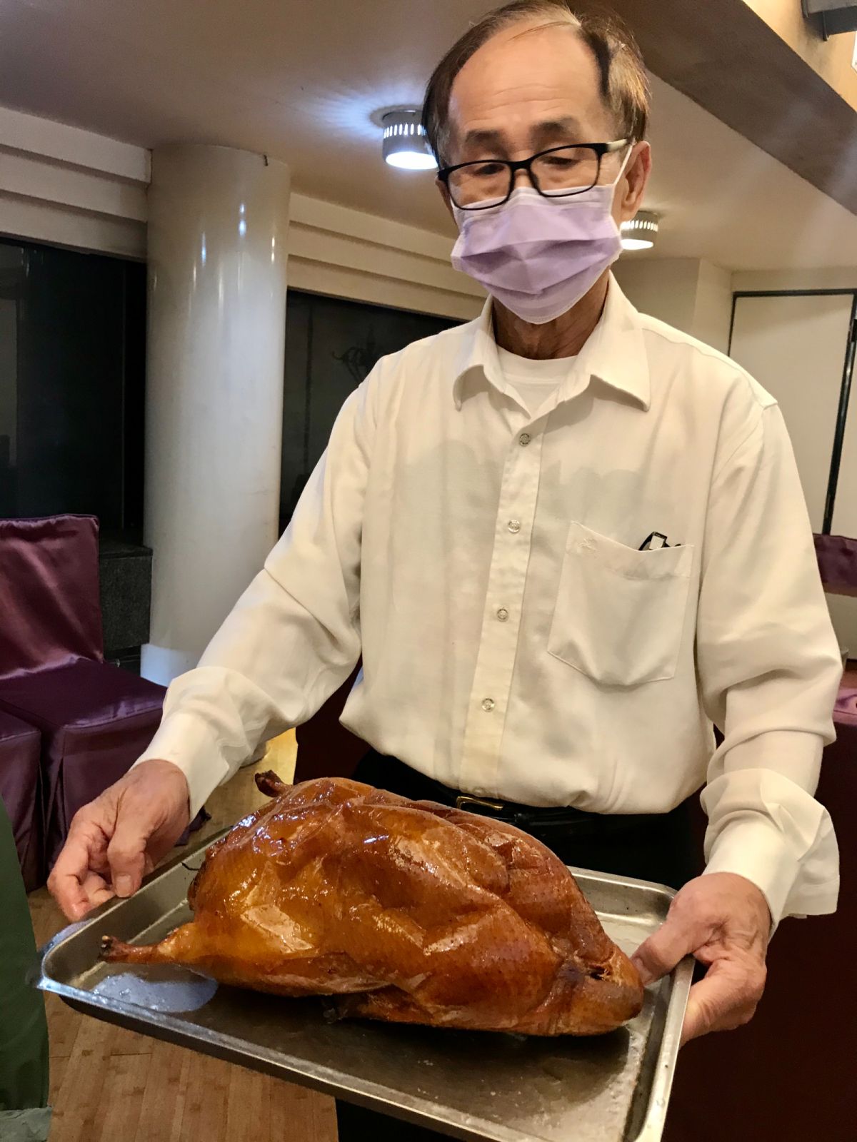 最近一次在天廚菜館吃飯，請客的人是我的老師謝金河，老師連婚宴都在天廚舉行，老派餐廳已是城市印記。