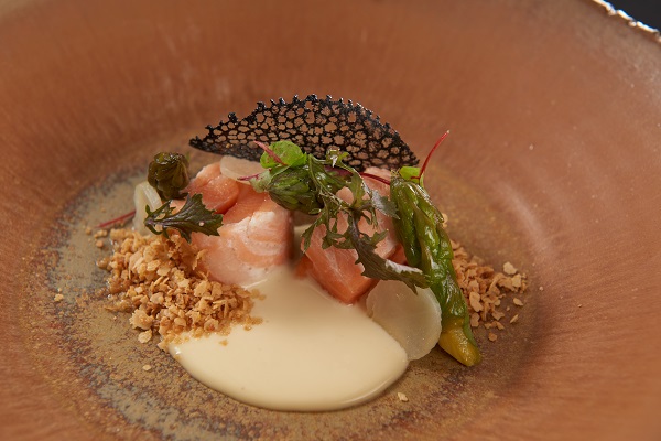 油封鮭魚嫩煎綠蘆筍佐白酒奶油醬汁 吳慶鴻 Monsieur L Restaurant